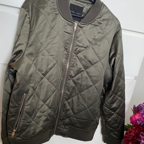 Olive green / Sage green quilted bomber jacket - Picture 3 of 3